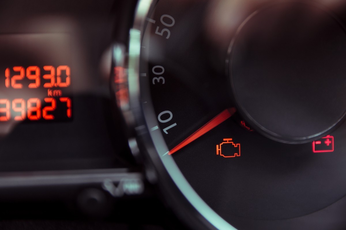 dash light on 